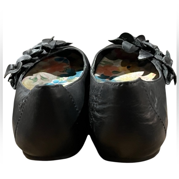 Born Women’s Black Leather Gemma Flats with Leather Flower Embellishments - Picture 8 of 16